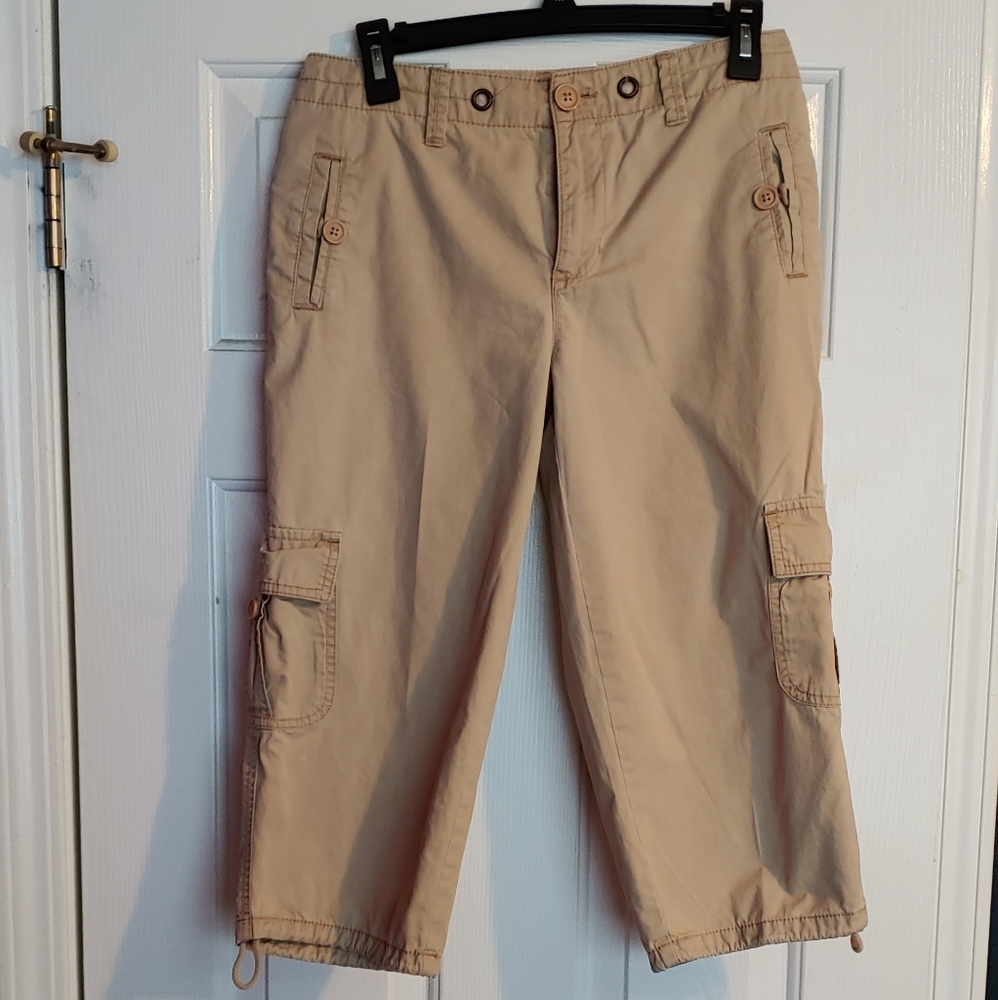 St John's Bay Petite Capris